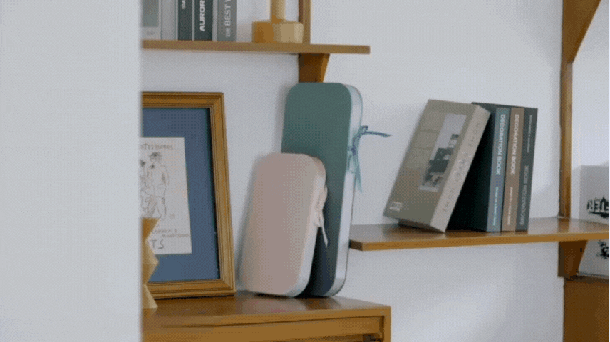 One-hand unfolding folding stool GIF demo